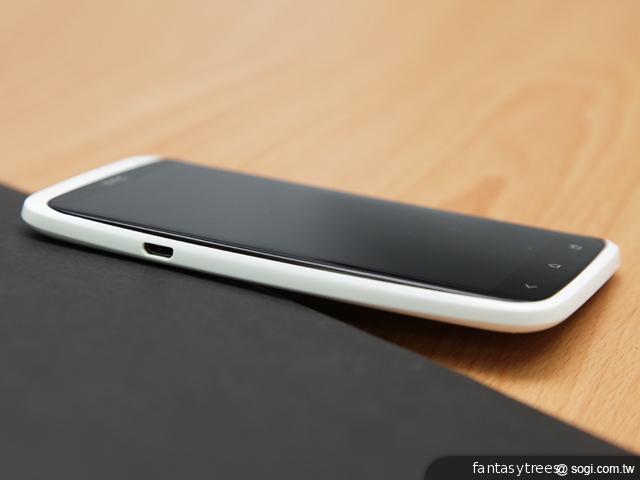 HTC One X外觀圖賞 耗電量、溫度測試揭密 HTC One X外觀圖賞 耗電量、溫度測試揭密