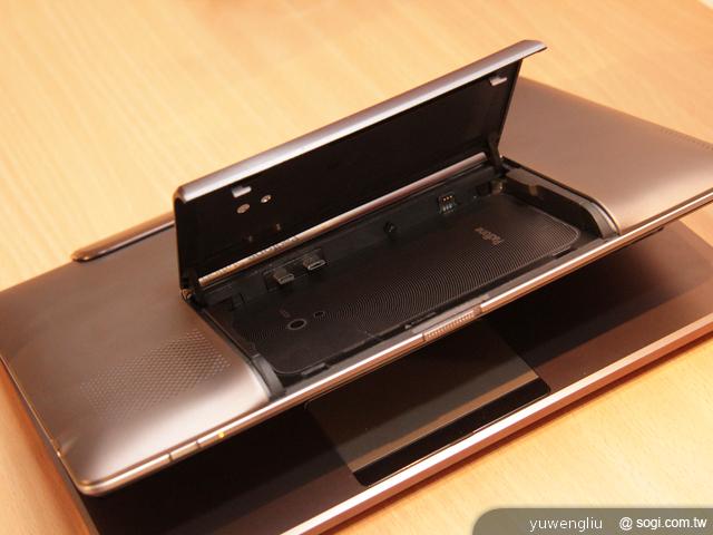 ASUS PadFone變形手機 百變開賣 單機17990