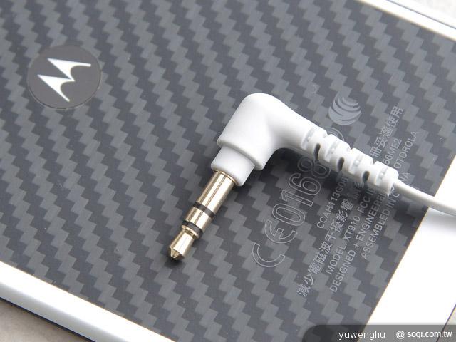 鐵三角ATH-ON303耳機 搭配XT910星潮白更時尚 鐵三角ATH-ON303耳機 搭配XT910星潮白更時尚