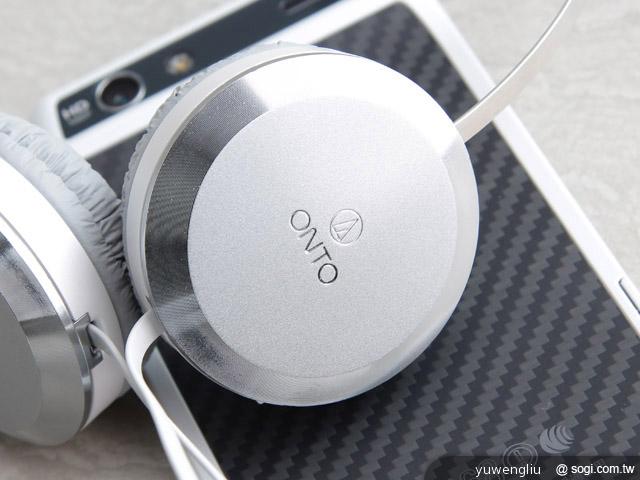 鐵三角ATH-ON303耳機 搭配XT910星潮白更時尚 鐵三角ATH-ON303耳機 搭配XT910星潮白更時尚