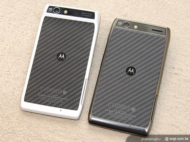 MOTO RAZR Maxx、XT910造型、厚度比一比 MOTO RAZR Maxx、XT910造型、厚度比一比