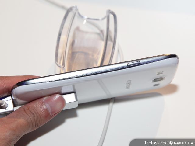 三星GALAXY S III外觀直擊 質感特色搶先看 三星GALAXY S III外觀直擊 質感特色搶先看