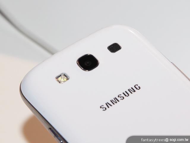 三星GALAXY S III外觀直擊 質感特色搶先看 三星GALAXY S III外觀直擊 質感特色搶先看