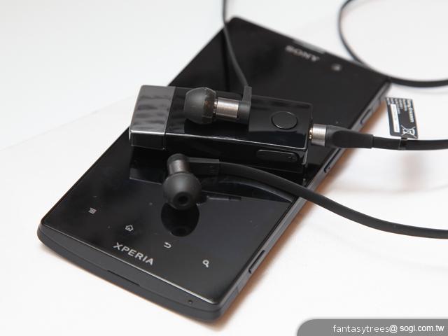 Sony XPERIA ion台哥大獨代 2萬有找 5/15起預購 Sony XPERIA ion台哥大獨代 2萬有找 5/15起預購