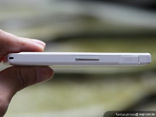 Sony Xperia go、acro S防水新寵 台灣第三季開賣 Sony Xperia go、acro S防水新寵 台灣第三季開賣