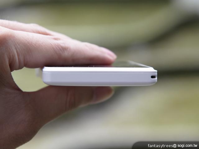 Sony Xperia go、acro S防水新寵 台灣第三季開賣 Sony Xperia go、acro S防水新寵 台灣第三季開賣