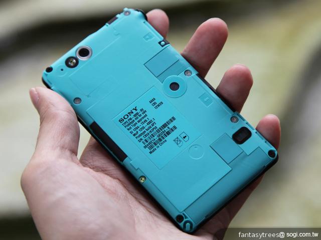 Sony Xperia go、acro S防水新寵 台灣第三季開賣 Sony Xperia go、acro S防水新寵 台灣第三季開賣