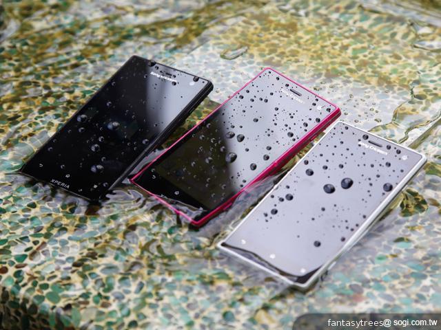 Sony Xperia go、acro S防水新寵 台灣第三季開賣 Sony Xperia go、acro S防水新寵 台灣第三季開賣
