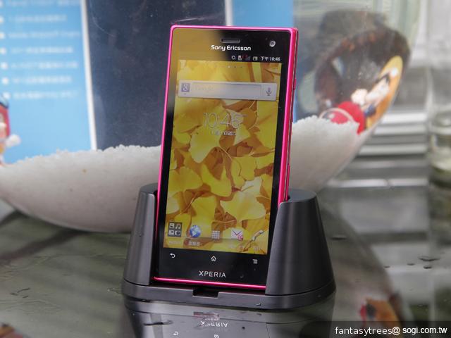 Sony Xperia go、acro S防水新寵 台灣第三季開賣 Sony Xperia go、acro S防水新寵 台灣第三季開賣