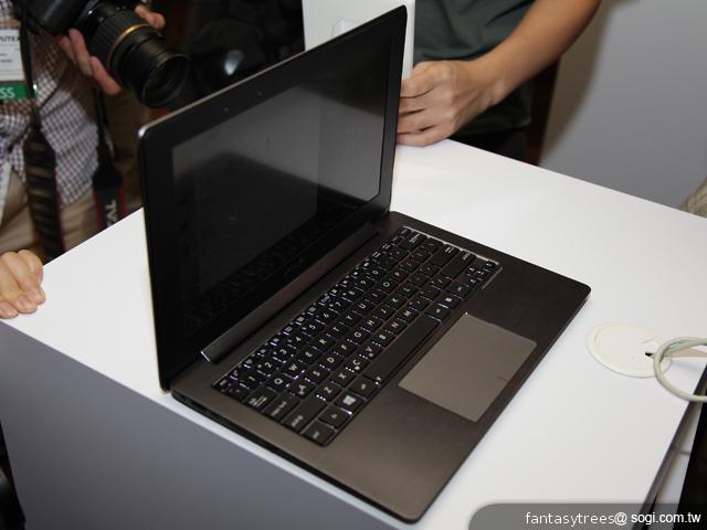 華碩大秀變形魔法 ASUS TAICHI、Transformer平板齊推 華碩大秀變形魔法 ASUS TAICHI、Transformer平板齊推