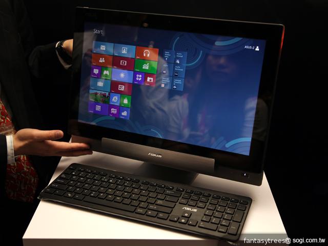 華碩大秀變形魔法 ASUS TAICHI、Transformer平板齊推 華碩大秀變形魔法 ASUS TAICHI、Transformer平板齊推