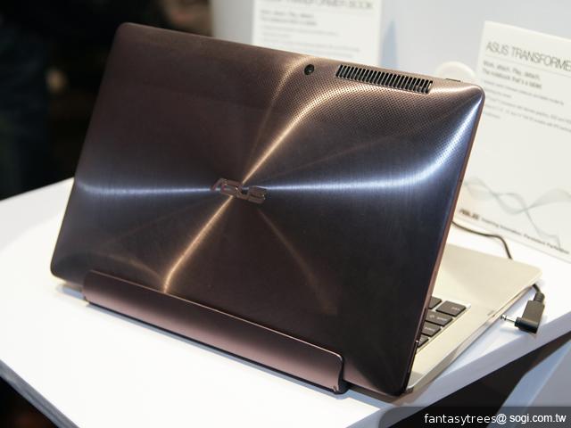 華碩大秀變形魔法 ASUS TAICHI、Transformer平板齊推 華碩大秀變形魔法 ASUS TAICHI、Transformer平板齊推