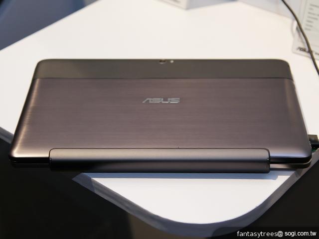 華碩大秀變形魔法 ASUS TAICHI、Transformer平板齊推 華碩大秀變形魔法 ASUS TAICHI、Transformer平板齊推