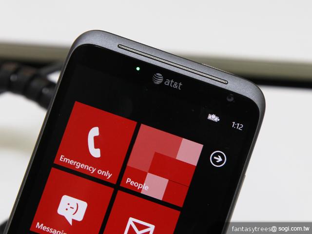 NOKIA Lumia 900、HTC TITAN II 微軟展場雙雄爭霸 NOKIA Lumia 900、HTC TITAN II 微軟展場雙雄爭霸