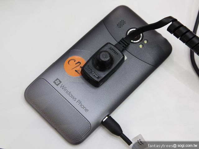 NOKIA Lumia 900、HTC TITAN II 微軟展場雙雄爭霸 NOKIA Lumia 900、HTC TITAN II 微軟展場雙雄爭霸