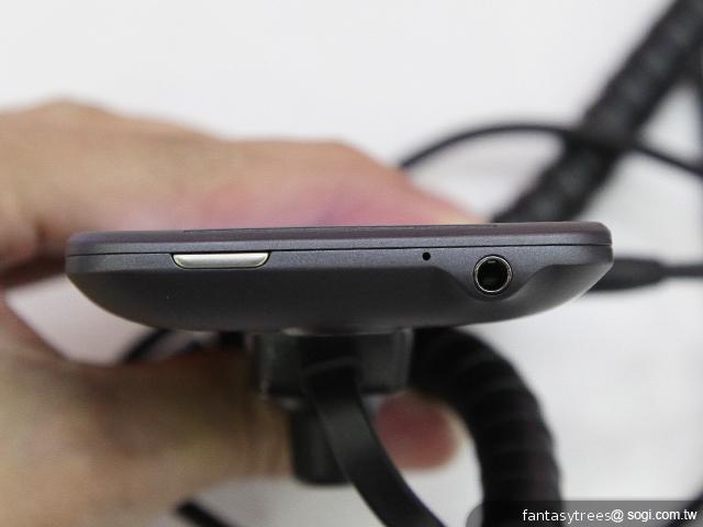 NOKIA Lumia 900、HTC TITAN II 微軟展場雙雄爭霸 NOKIA Lumia 900、HTC TITAN II 微軟展場雙雄爭霸