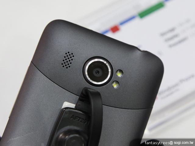 NOKIA Lumia 900、HTC TITAN II 微軟展場雙雄爭霸 NOKIA Lumia 900、HTC TITAN II 微軟展場雙雄爭霸