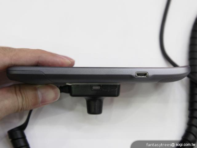 NOKIA Lumia 900、HTC TITAN II 微軟展場雙雄爭霸 NOKIA Lumia 900、HTC TITAN II 微軟展場雙雄爭霸