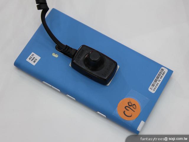 NOKIA Lumia 900、HTC TITAN II 微軟展場雙雄爭霸 NOKIA Lumia 900、HTC TITAN II 微軟展場雙雄爭霸