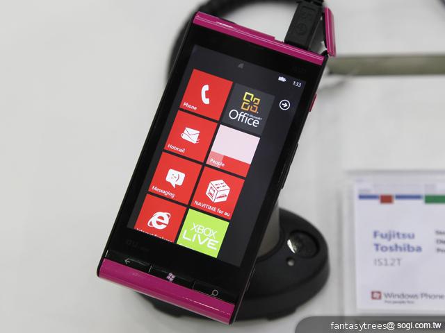 NOKIA Lumia 900、HTC TITAN II 微軟展場雙雄爭霸 NOKIA Lumia 900、HTC TITAN II 微軟展場雙雄爭霸