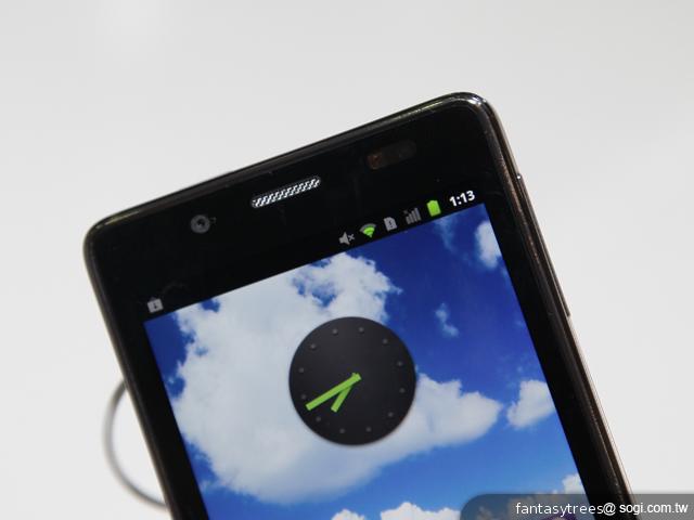 英特爾展場手機力推 XOLO X900、Lenovo LePhone K800 英特爾展場手機力推 XOLO X900、Lenovo LePhone K800