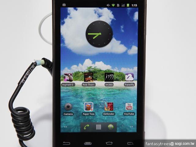 英特爾展場手機力推 XOLO X900、Lenovo LePhone K800 英特爾展場手機力推 XOLO X900、Lenovo LePhone K800