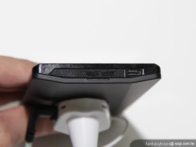 英特爾展場手機力推 XOLO X900、Lenovo LePhone K800 英特爾展場手機力推 XOLO X900、Lenovo LePhone K800