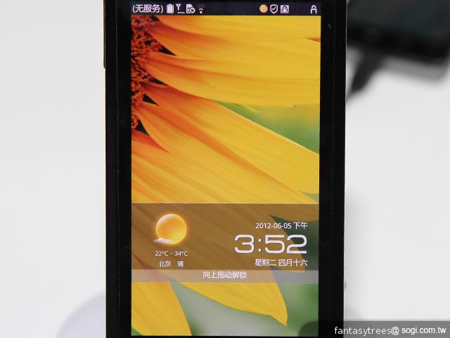 英特爾展場手機力推 XOLO X900、Lenovo LePhone K800 英特爾展場手機力推 XOLO X900、Lenovo LePhone K800