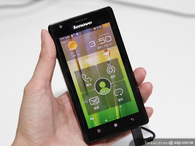 英特爾展場手機力推 XOLO X900、Lenovo LePhone K800 英特爾展場手機力推 XOLO X900、Lenovo LePhone K800