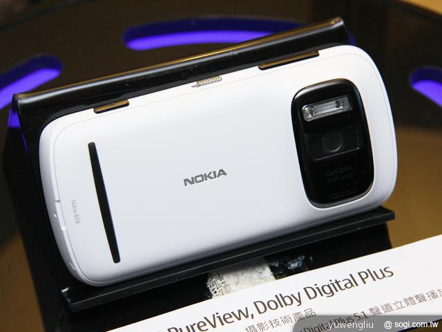 NOKIA 808 PureView台灣杜比展示意外現身【Computex 2012】 NOKIA 808 PureView台灣杜比展示意外現身【Computex 2012】