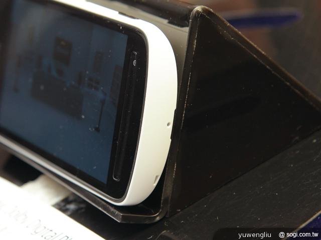 NOKIA 808 PureView台灣杜比展示意外現身【Computex 2012】 NOKIA 808 PureView台灣杜比展示意外現身【Computex 2012】