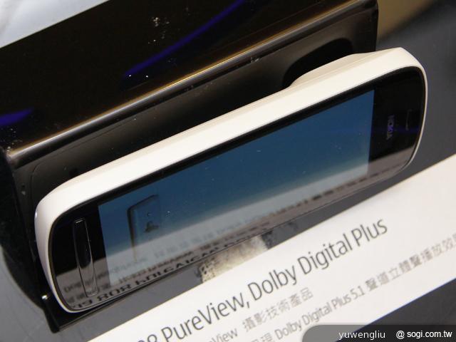 NOKIA 808 PureView台灣杜比展示意外現身【Computex 2012】 NOKIA 808 PureView台灣杜比展示意外現身【Computex 2012】