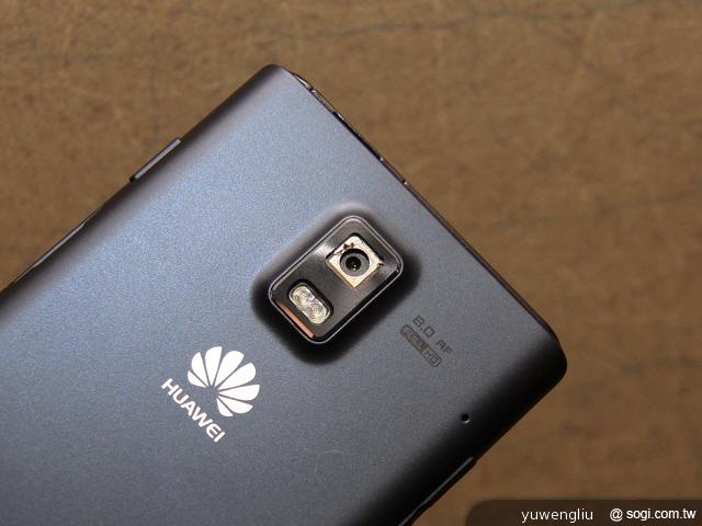 HUAWEI Ascend P1超薄智慧機簡單把玩【Computex 2012】 HUAWEI Ascend P1超薄智慧機簡單把玩【Computex 2012】