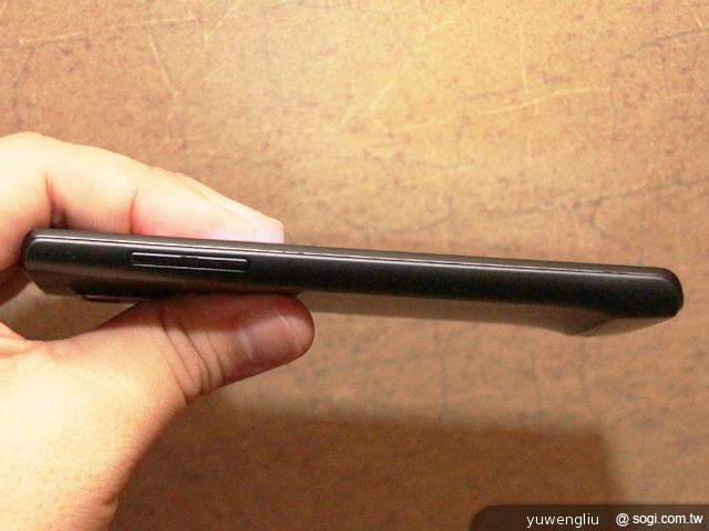 HUAWEI Ascend P1超薄智慧機簡單把玩【Computex 2012】 HUAWEI Ascend P1超薄智慧機簡單把玩【Computex 2012】