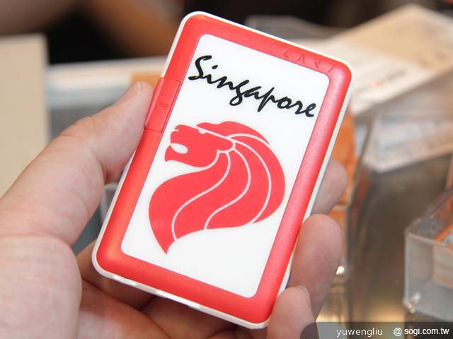 甲子新加坡國慶版CARD PHONE與新款配件賞析【Computex 2012】 甲子新加坡國慶版CARD PHONE與新款配件賞析【Computex 2012】