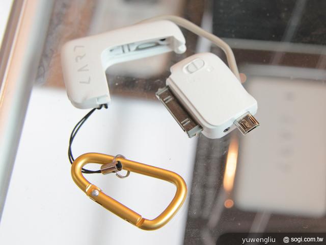 甲子新加坡國慶版CARD PHONE與新款配件賞析【Computex 2012】 甲子新加坡國慶版CARD PHONE與新款配件賞析【Computex 2012】