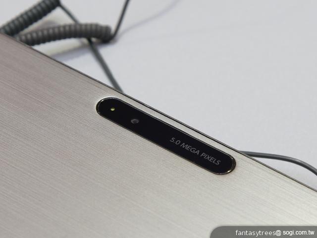 TOSHIBA Regza AT700超薄平板 德儀展攤現蹤【Computex 2012】 TOSHIBA Regza AT700超薄平板 德儀展攤現蹤【Computex 2012】