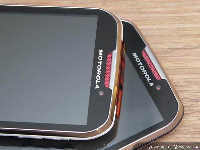 MOTO MOTOSMART MIX XT550 主打杜比SRS雙音效 MOTO MOTOSMART MIX XT550 主打杜比SRS雙音效