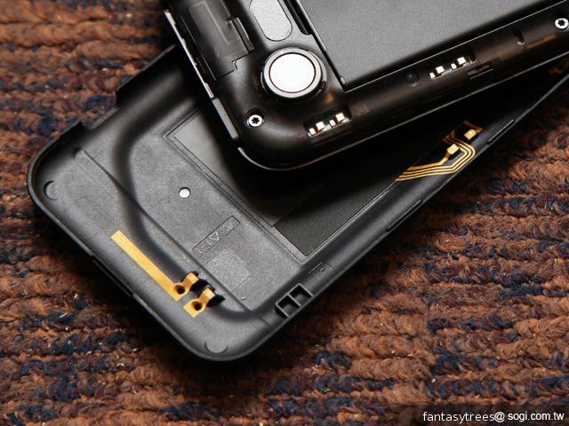 HTC Incredible E NFC行動悠遊聯名卡手機 台灣亮相