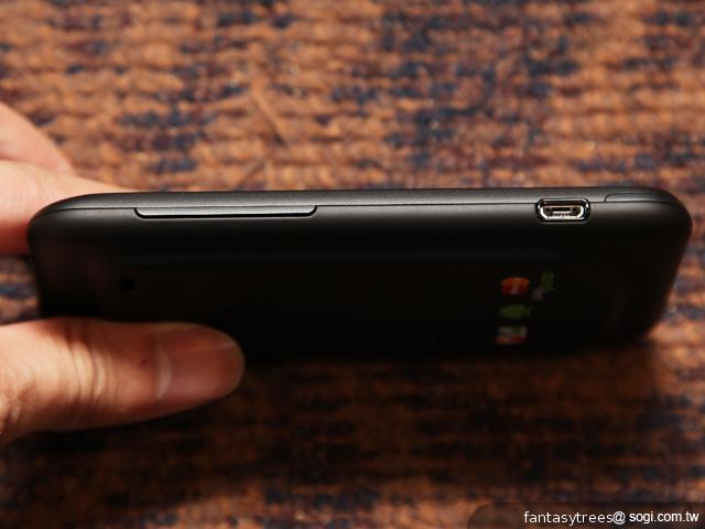 HTC Incredible E NFC行動悠遊聯名卡手機 台灣亮相