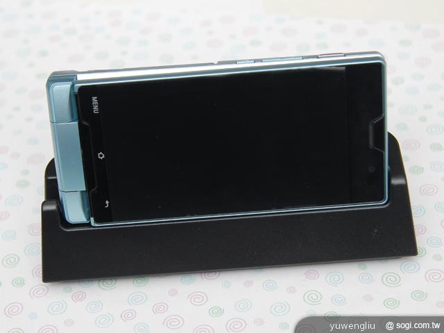 Sharp 007SH 智慧日系摺疊自拍高手 Sharp 007SH 智慧日系摺疊自拍高手