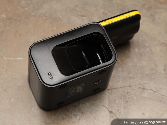 三星GALAXY Beam微投影手機 七月中開賣 三星GALAXY Beam微投影手機 七月中開賣