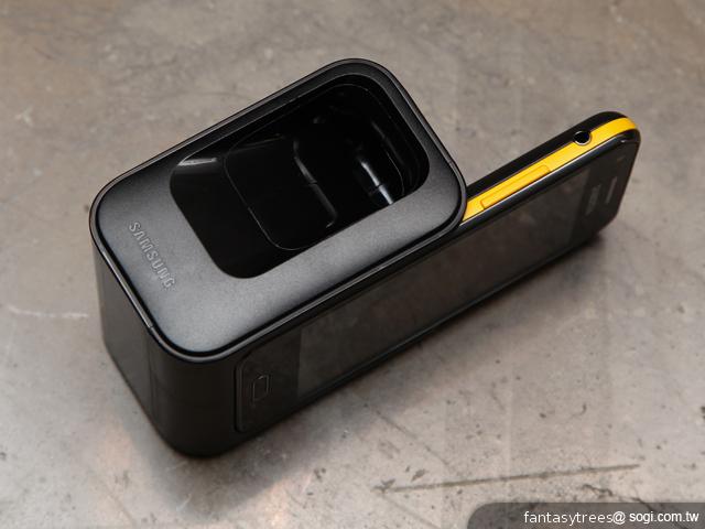 三星GALAXY Beam微投影手機 七月中開賣 三星GALAXY Beam微投影手機 七月中開賣