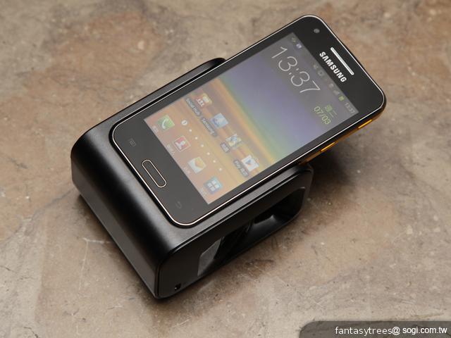 三星GALAXY Beam微投影手機 七月中開賣 三星GALAXY Beam微投影手機 七月中開賣