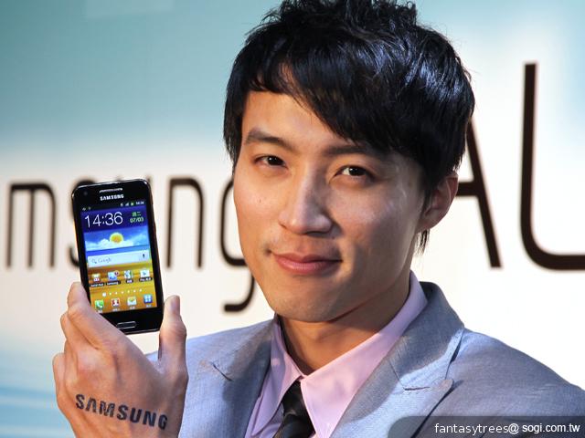 三星GALAXY Beam微投影手機 七月中開賣 三星GALAXY Beam微投影手機 七月中開賣