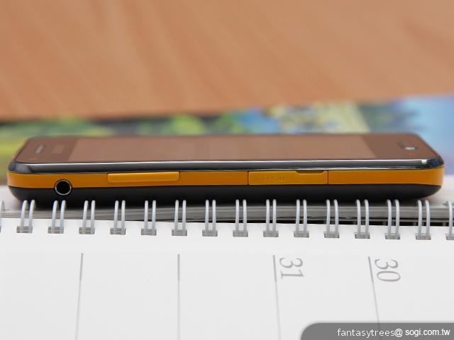 三星GALAXY Beam微投影手機 輕鬆打造50吋大視界