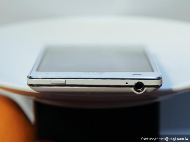 LG Optimus 4X HD四核旗艦2萬有找 預購贈藍牙耳機 LG Optimus 4X HD四核旗艦2萬有找 預購贈藍牙耳機