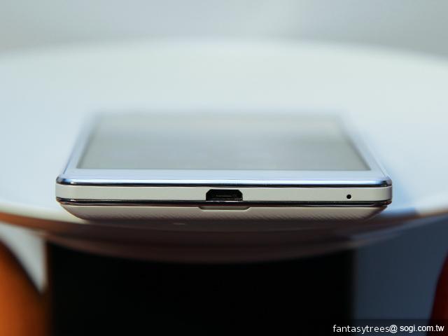 LG Optimus 4X HD四核旗艦2萬有找 預購贈藍牙耳機 LG Optimus 4X HD四核旗艦2萬有找 預購贈藍牙耳機