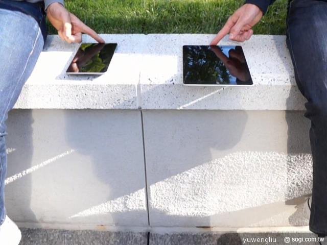 iPad 2與Nexus 7平板電腦另類對決 摔機泡水樣樣來 iPad 2與Nexus 7平板電腦另類對決 摔機泡水樣樣來