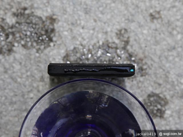 Sony XPERIA go 短小精悍的防水雙核智慧新選